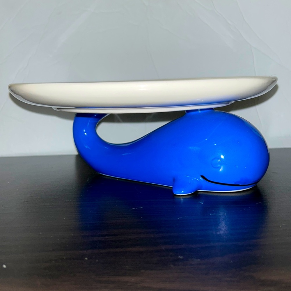 3/$20 Sixdrop Whale Stand Decorative Kitchen Cupcake, Snacks, Desserts Plate